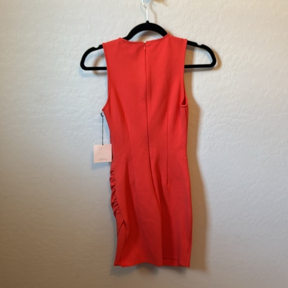 NWT SUPERDOWN Mini Dress Women’s XS Skye Ruched Flame Orange/Red Bodycon Plunge - Picture 5 of 5